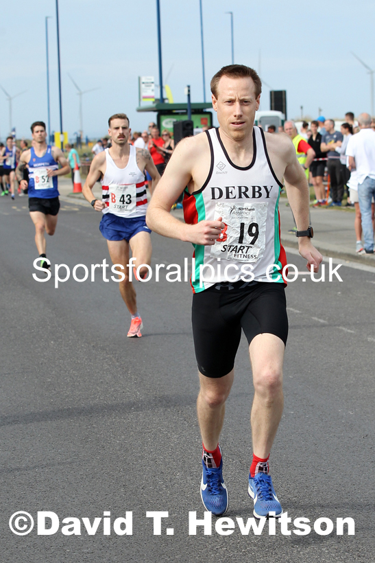 Senior mens 6 stage relay, 2021 Northern 6 and 4 Stage and Young Athletes Road Relays, Redcar. Photo: David T. Hewitson/Sports for All Pics